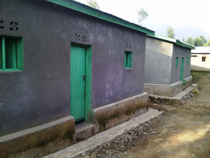 Amazu yubakiwe abasigajwe inyuma n'amateka bo mu Murenge wa Nyange.