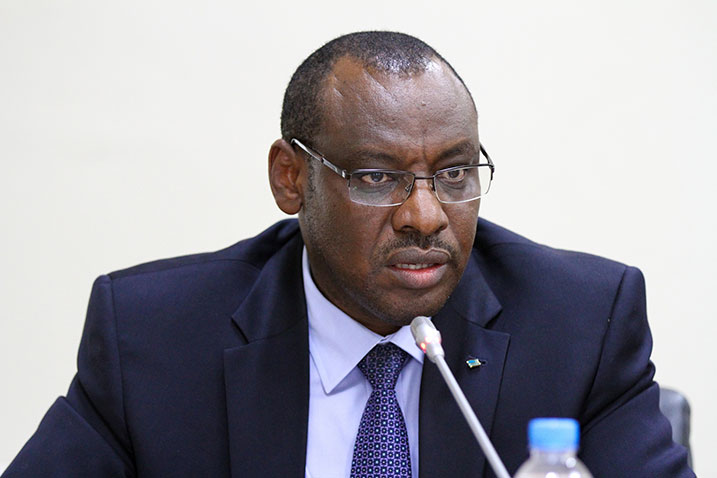 Minisitiri Amb. Gatete yavuze amafaranga 0,3% azakatwa ku mushahara w