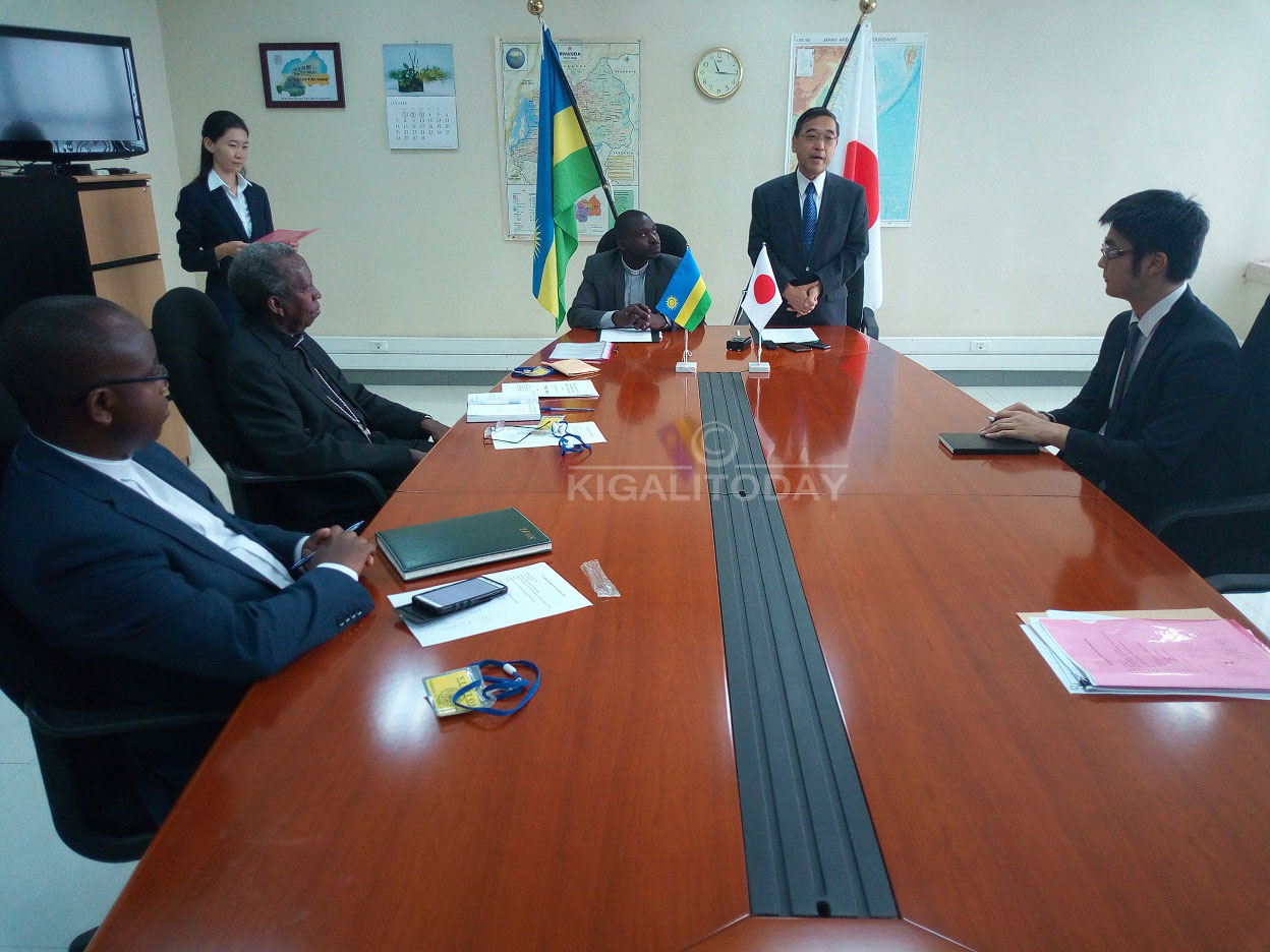 Ambasaderi Takayuki ageza ijambo ku bitabiriye uyu muhango