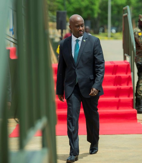 Ambasaderi Olivier Nduhungirehe