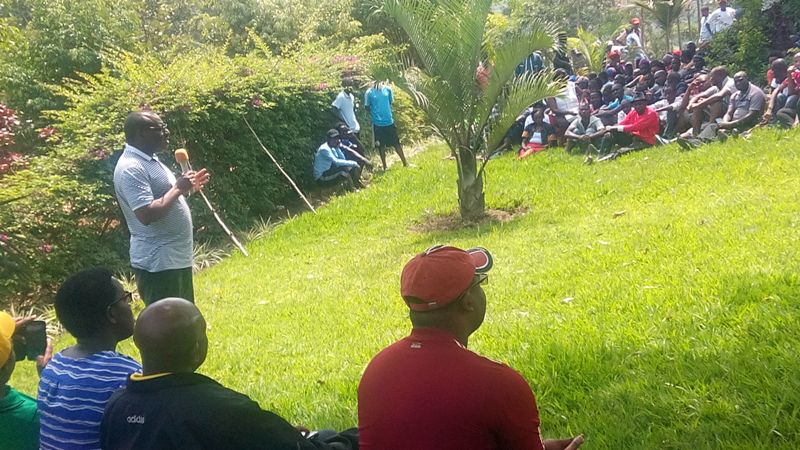 Ambasaderi Gatete ureberera aka Karere yasabye abanyakamonyi gusenyera umugozi umwe mu gushyira mu bikorwa mihigo