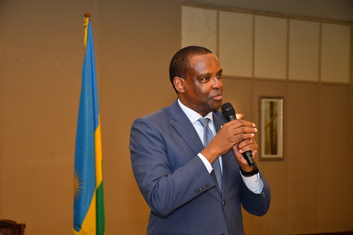 Ambasaderi Jean Pierre Karabaranga