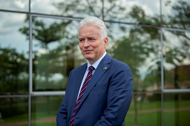 Ambasaderi Dr. Thomas KURZ w'Ubudage