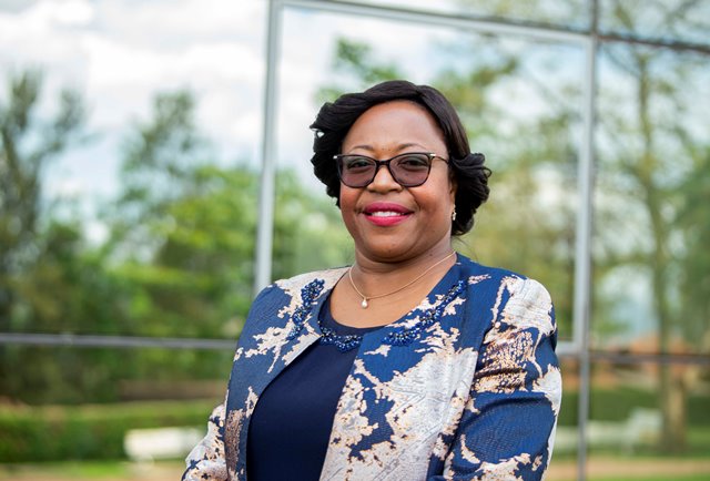 Ambasaderi Prof. Charity MANYERUKE wa Zimbabwe