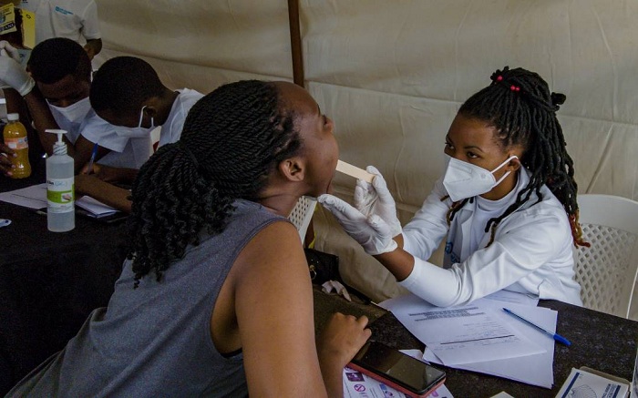 Gusuzumisha amenyo ni ungenzi bidasabye ko akurya