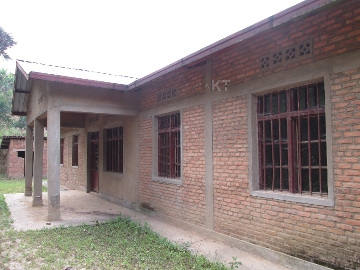 Amwe mu macumbi y'abarimu yubatswe ariko abayakozeho bakaba batarishyurwa