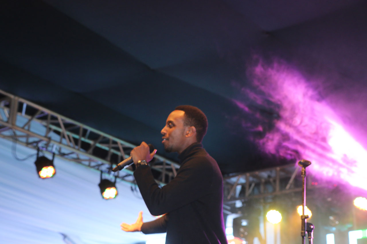 Andy Bumuntu yataramiye abari bahari baranyurwa