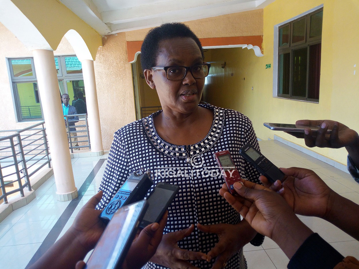 Angeline Muganza avuga ko ikibazo kiri mu micungire y'abakozi ba Leta cyane cyane mu nzego z'ibanze gihari kandi kigomba gukemurwa vuba