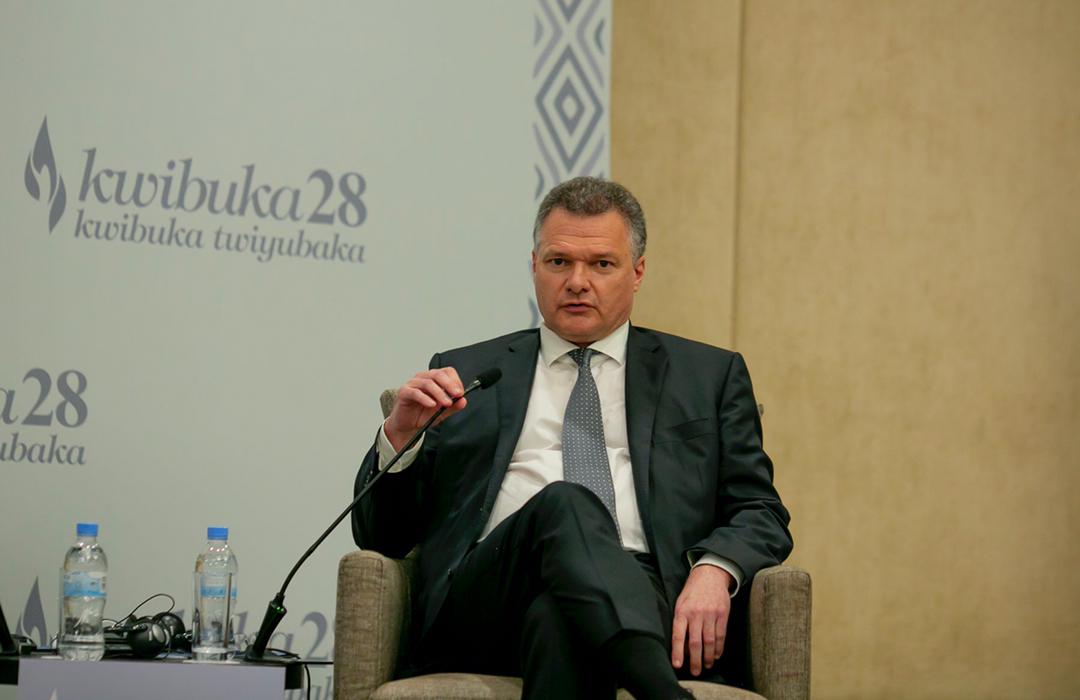 Antoine Anfré avuga ko nyuma y'igihe kirekire u Bufaransa buhakana uruhare rwabwo muri Jenoside yakorewe Abatutsi basanze badakwiye gukomeza kugendera muri uwo murongo