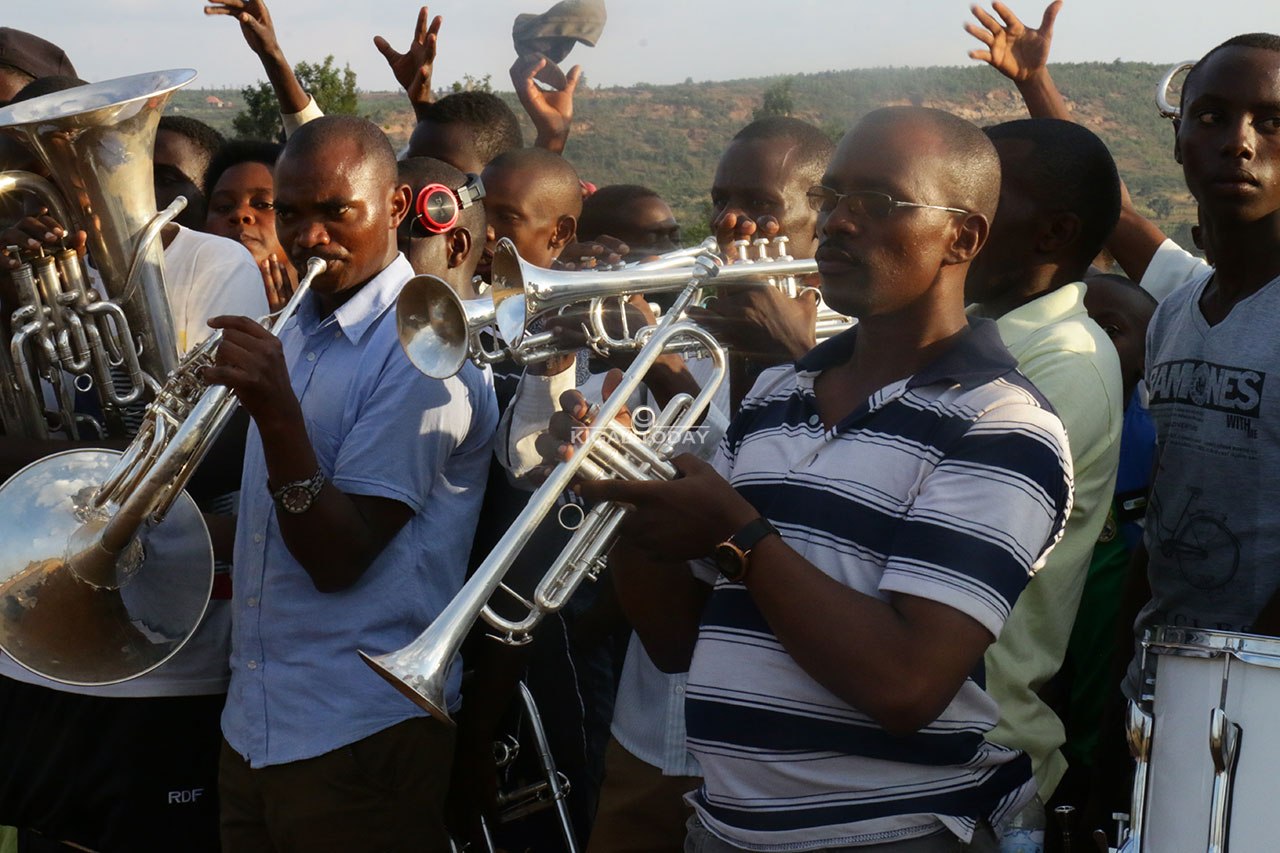 Bavuza inzumbeti ngo batere abakinnyi akanyabugabo