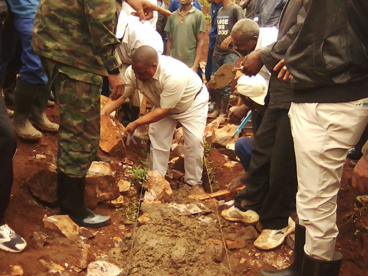 Umuganda wo kutuza abantu mu midugudu no kuvana abantu mu manegeka ku rwego rw' intara y'Amajyaruguru wabereye mu Karere ka Rulindo.