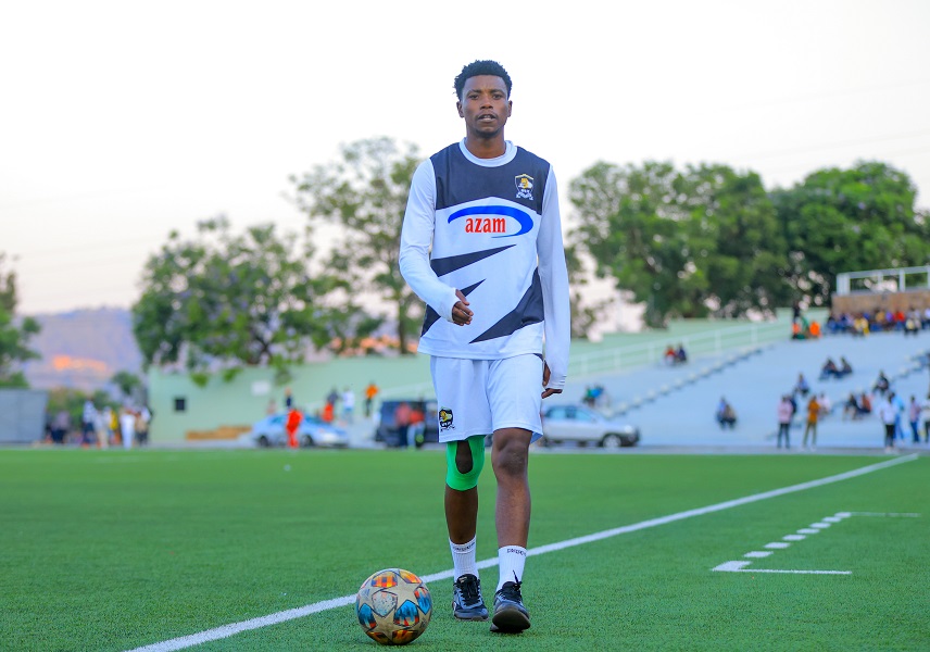 Nsengiyumva Irshad uheruka kongera amasezerano muri APR FC ntabwo yakoranye n'abandi imyitozo kubera imvune ahubwo yakoreye hanze wenyine