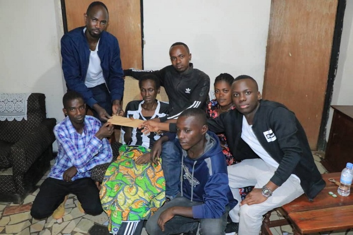 Bamwe mu bagize Fan Club Shangazi abarizwamo na bo baramusuye