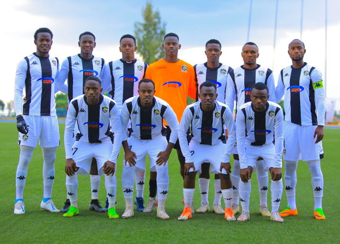 APR Fc irakoza imitwe y'intoki ku gikombe