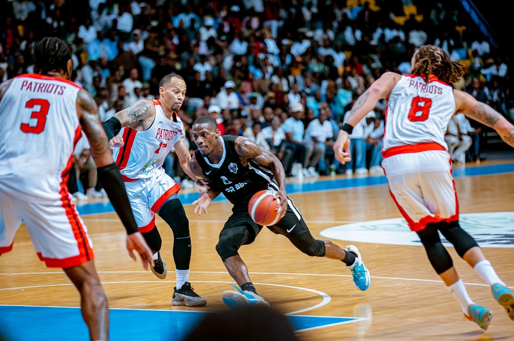 Isaiah Jaleel Mller wa APR agerageza gucika Gasana Keneth na Prince Ibeh