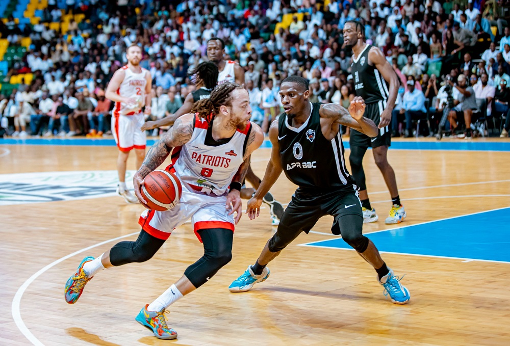 Branch Stephaun ufite umupira ni we watsinze amanota menshi kuko yatsinze amanota 31