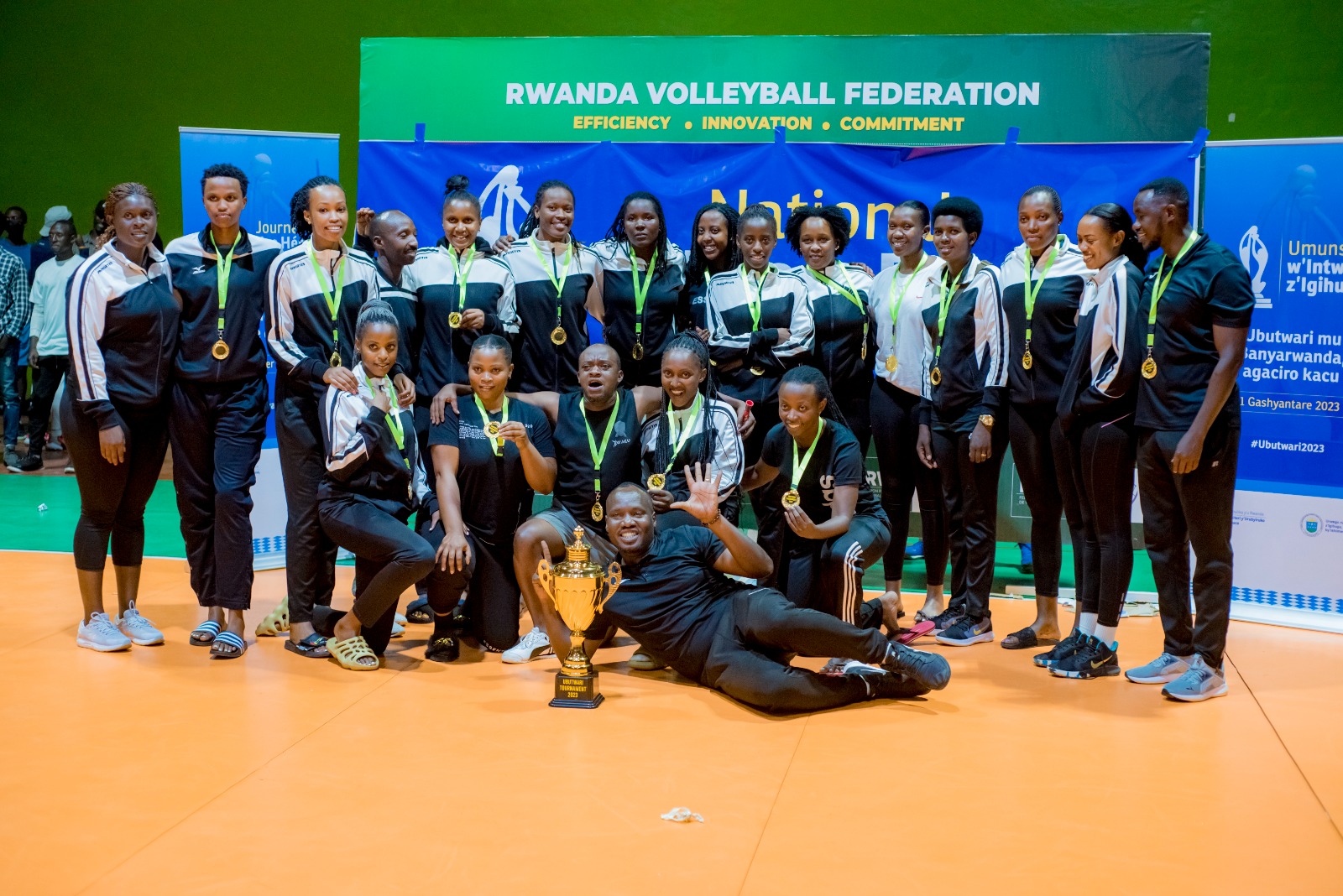 APR VWC yishimira igikombe yari imaze kwegukana