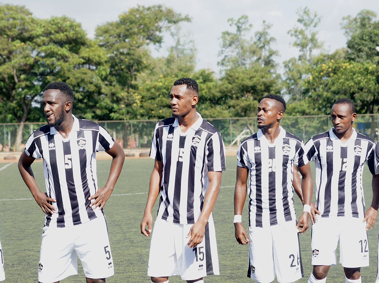 Amran Nshimiyimana na Ally Niyonzima ni abakinnyi bo hagati muri APR FC bagomba kurwanira umwanya ubanzamo