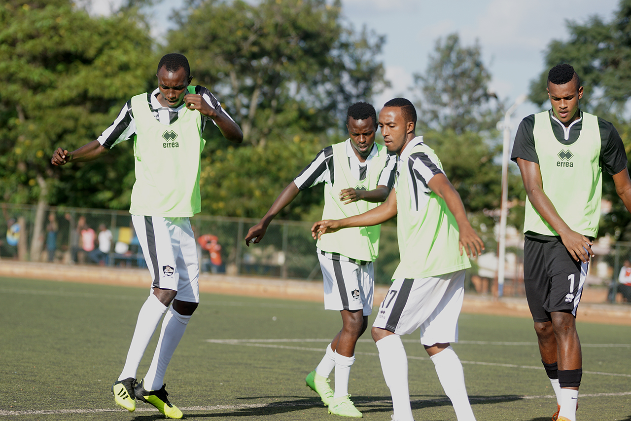 Abakinnyi barimo Niragira Ramadhan uheruka kugurwa i Burundi, Sekamana Maxime, Nizeyimana Mirafa n'umunyezamu Ntwari Fiacre bishyushya