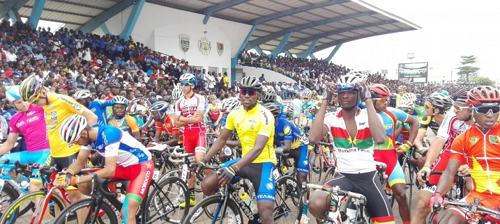 Areruya wambaye umwambaro w'umuhondo ni we wegukanye La Tropicale iheruka