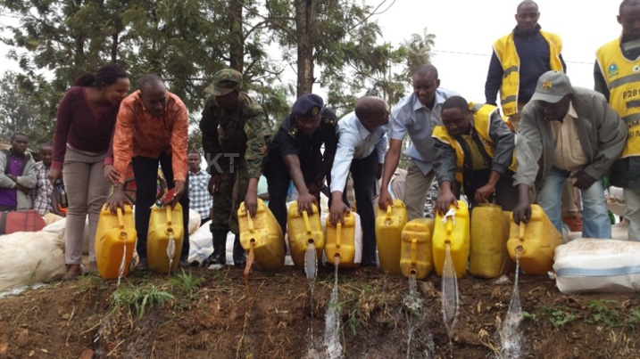 Ari kanyanga ndetse n'inzoga zo mu mashashi byose bikorerwa Uganda.