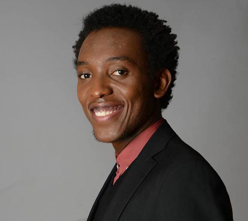 Umunyarwenya Arthur Nkusi avuga ko nawe yinjiriwe na ba rushimusi 