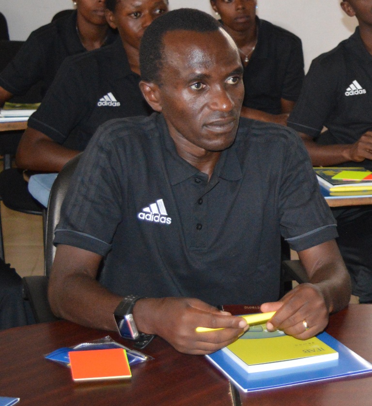 Umusifuzi mpuzamahanga yahawe igihano cyo kutazasifura imikino ine