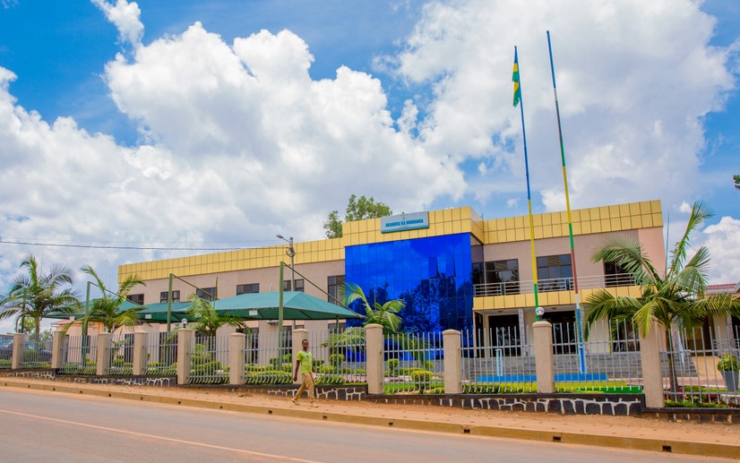 Abaturage barinubira kwamburwa umuyoboro w