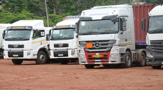 Barasaba inzego bireba kugira icyo zikora ku kibazo cyo kutagira ubwishingizi mu kazi bakora ko gutwara amakamyo