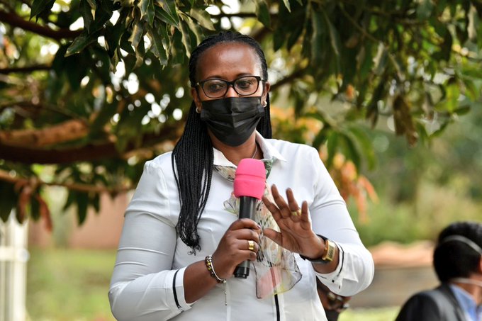 Minisitiri Assoumpta Ingabire, yashimye uko abanyagisaga barimo kuzamuka