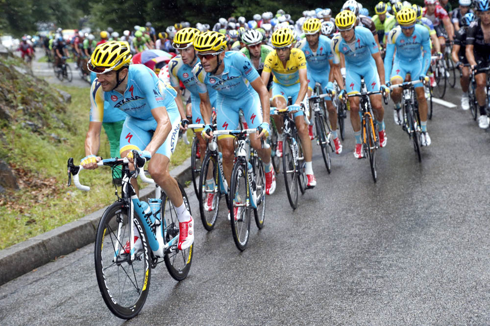 Ikipe ya ASTANA imenyerewe muri Tour de France iri mu makipe azaba yitezwe mu Rwanda