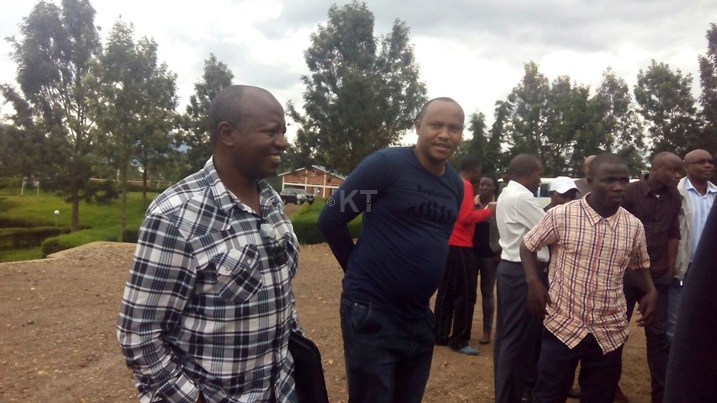 Abanyamakuru batandukanye bakigera i Nkumba.