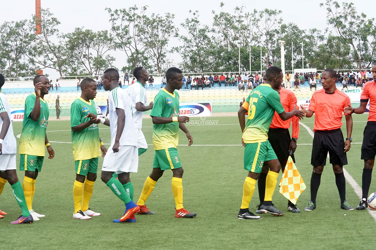 Abakinnyi basuhuzanya