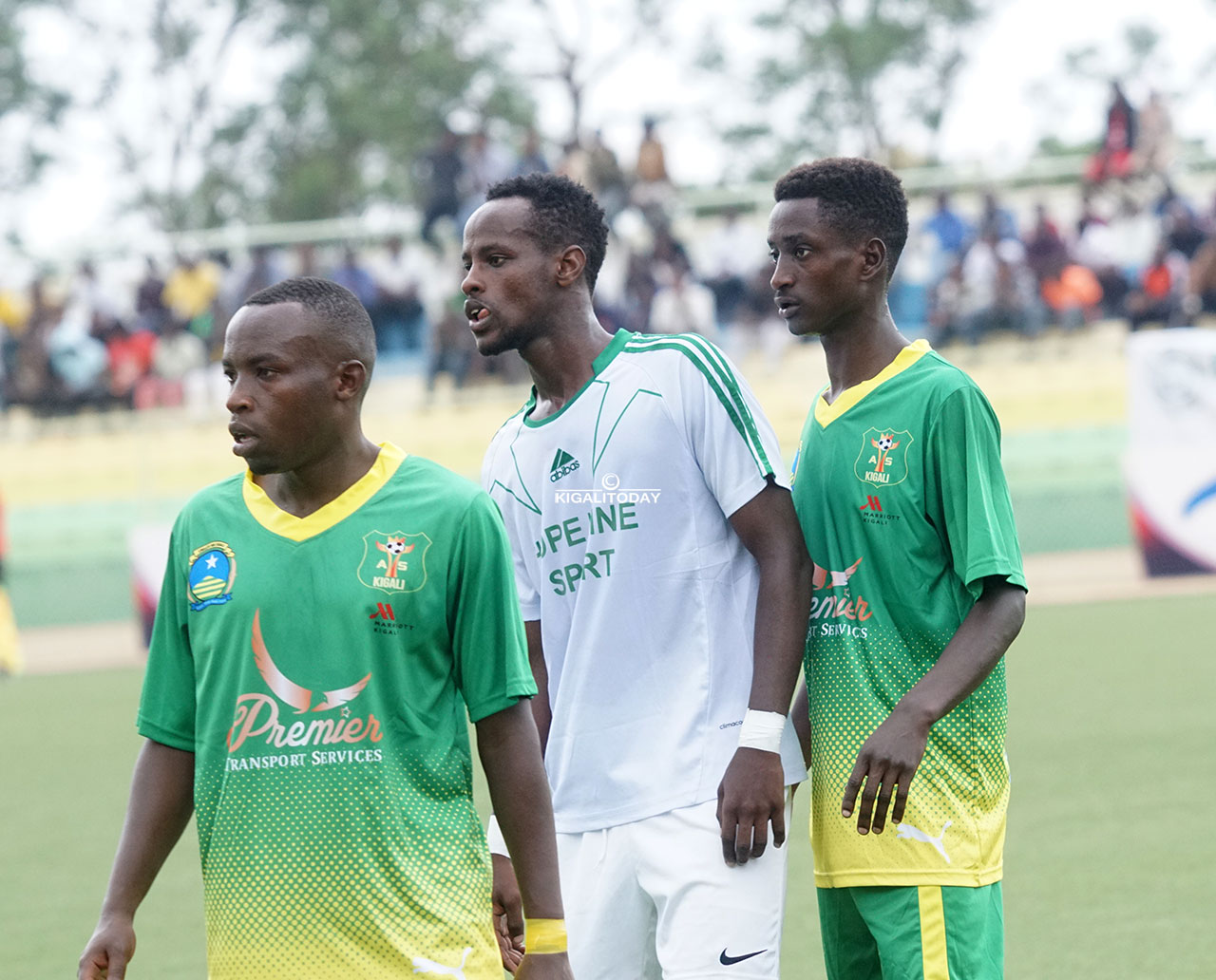 Kalisa Rachid usigaye akina muri Kiyovu, acunzwe n'abakinnyi ba AS Kigali