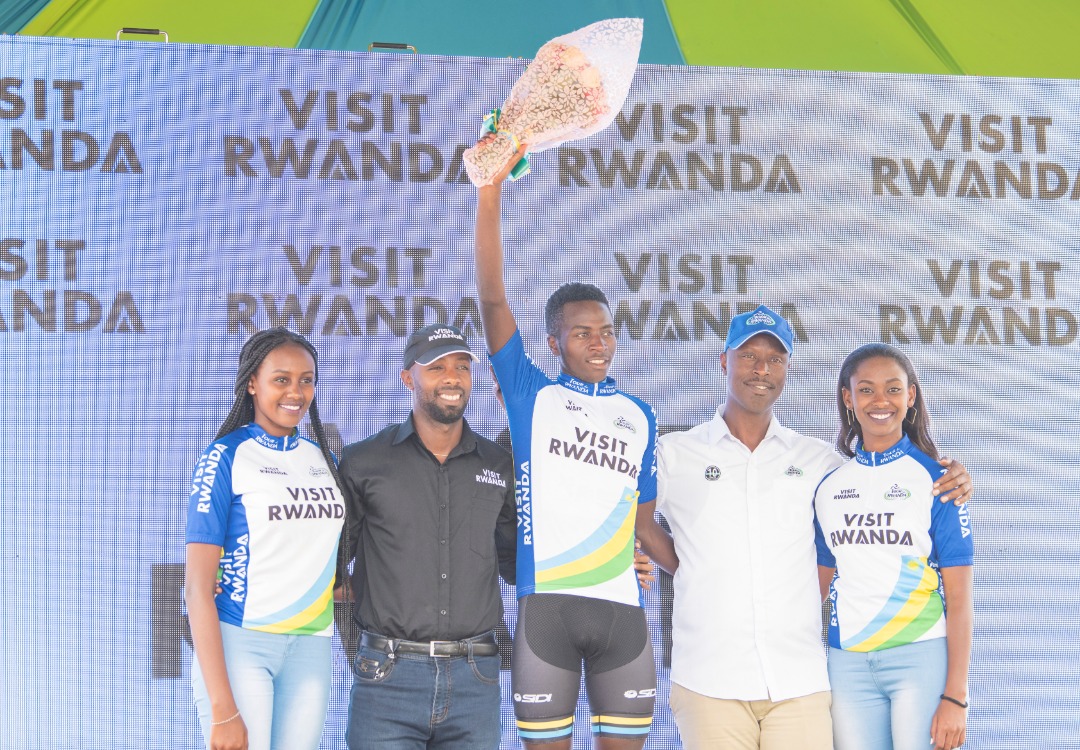 Didier Munyaneza ukinira Benediction Club yambitswe umwenda wa Visit Rwanda, nk'umunyarwanda uri imbere ku rutonde rusange 