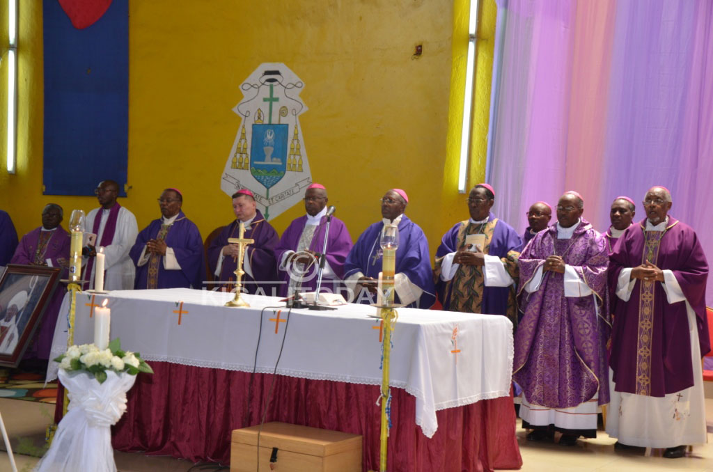 Abasenyeri bitabiriye umuhango wo guherekeza mugenzi wabo