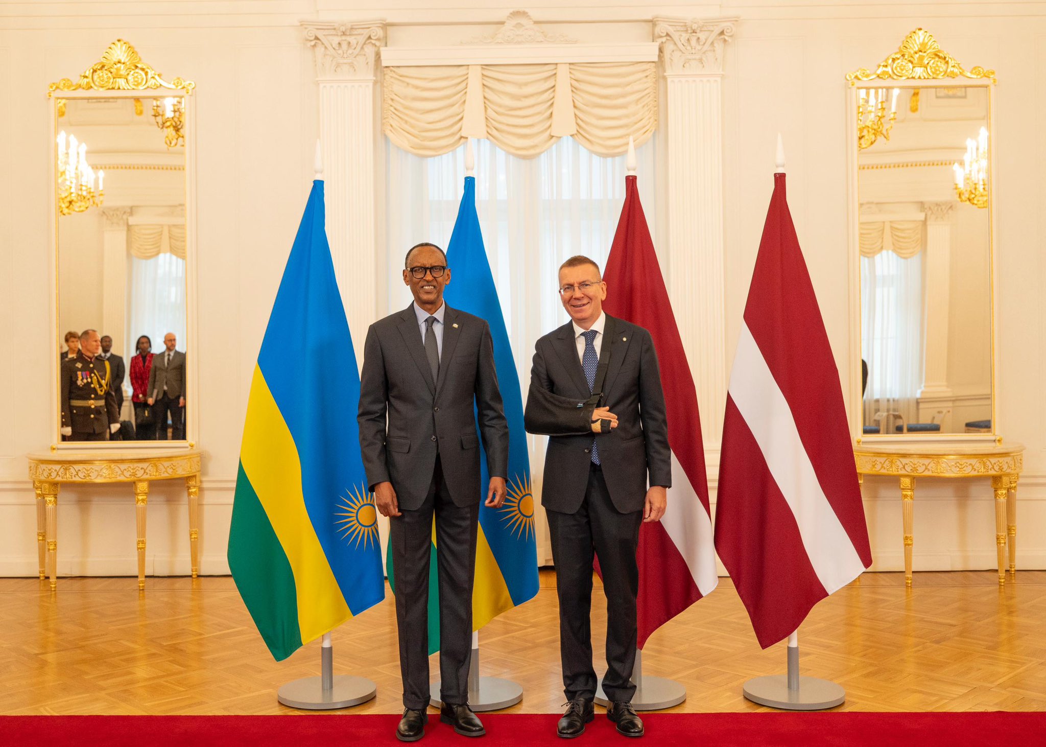 Perezida Kagame na mugenzi we Edgars Rinkēvičs wa Latvia