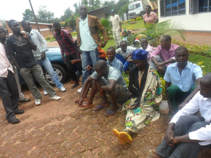 Bababajwe no kubura uko basanga imiryango yabo basize baje gukorera amafaranga.