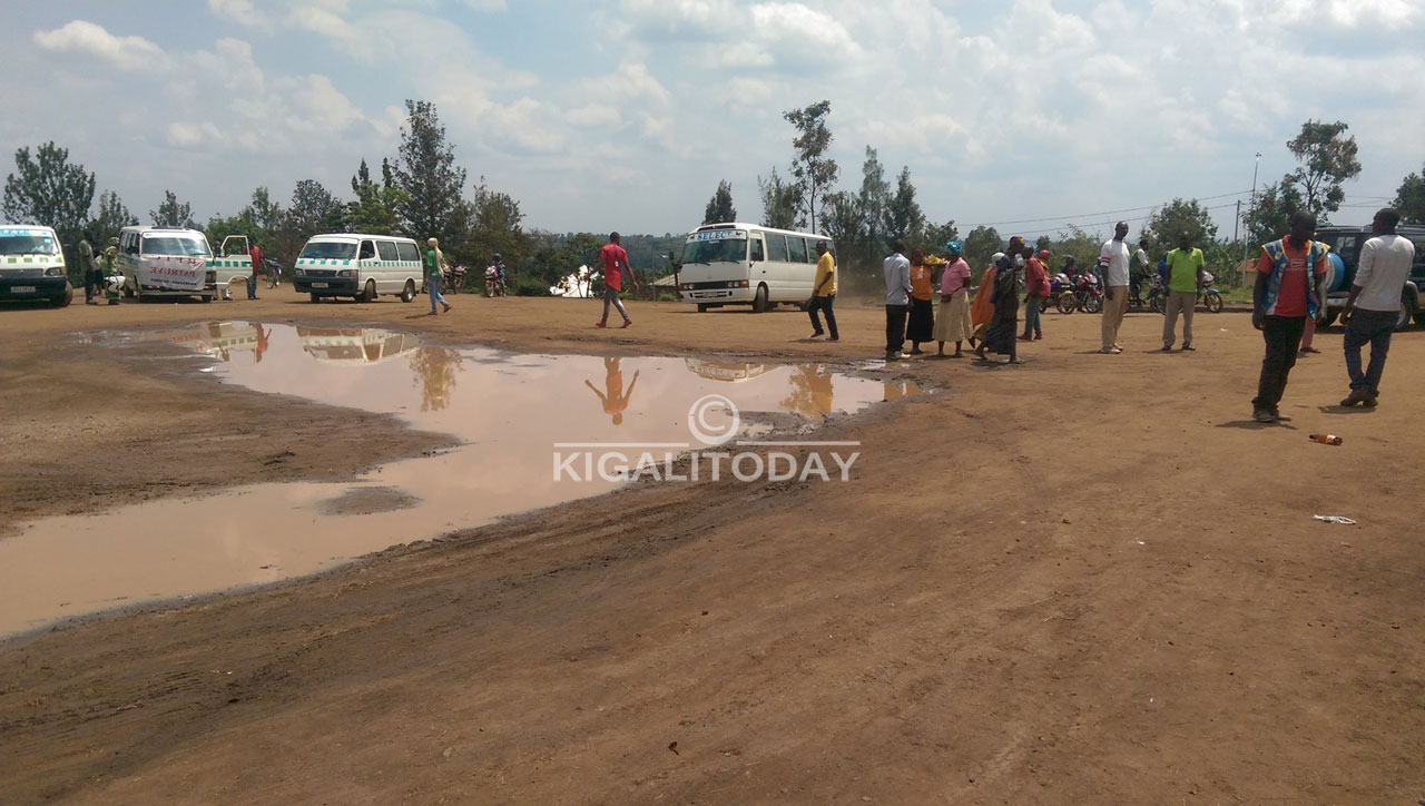 Muri iyo Gare wasangaga ibidendezi by'amazi areka imvura ihise