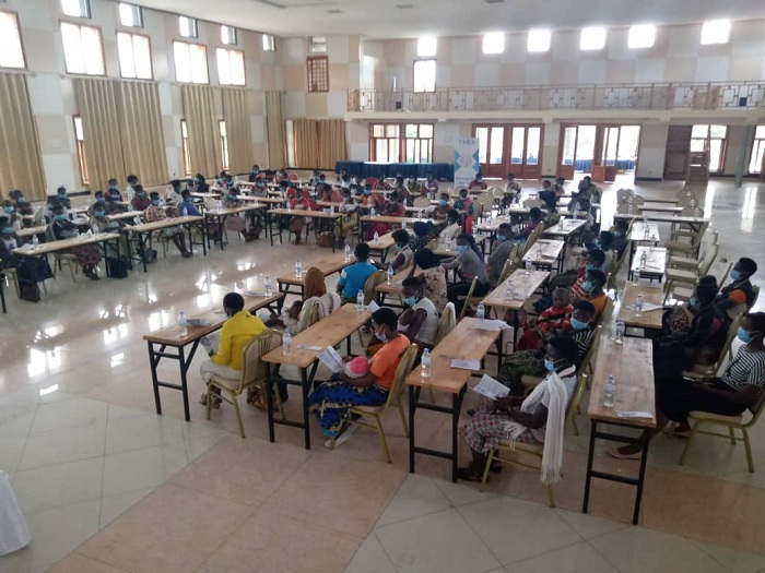 Ni amahugurwa yitabiriwe n'abakobwa ijana babyaye batujuje imyaka y'ubukure