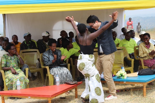 Banyujijemo bacinya n'akadiho