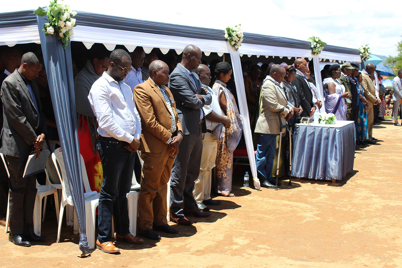 Bafashe umunota wo kwibuka abazize Jenoside yakorewe Abatutsi