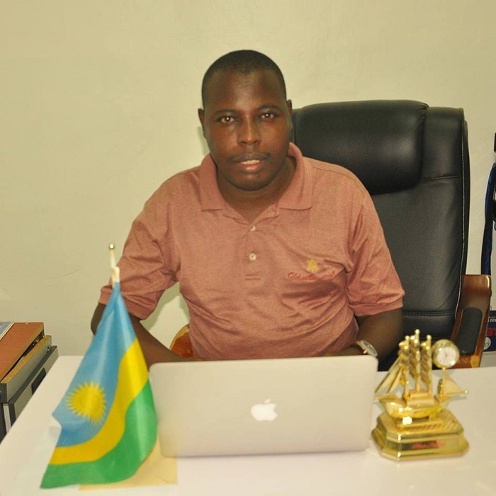 Bagabo John wapfushije mukuru we avuga ko COVID-19 idakwiye gukerenswa (ifoto yo mu bubiko)