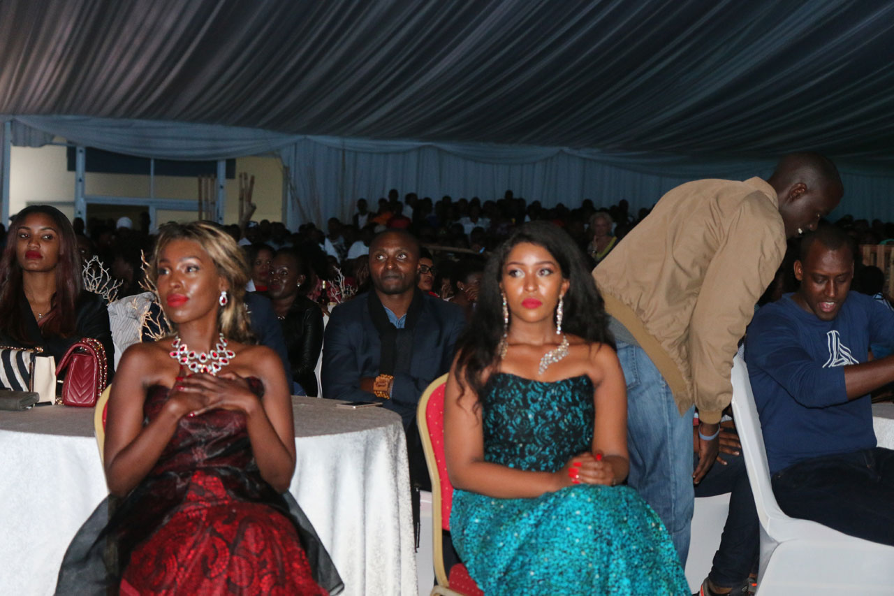 Charly na Nina bageze aho nabo bicara mu bafana bakurikira igitaramo