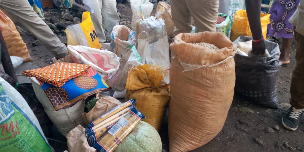 Bahawe ibiribwa n'ibindi bintu bitandukanye