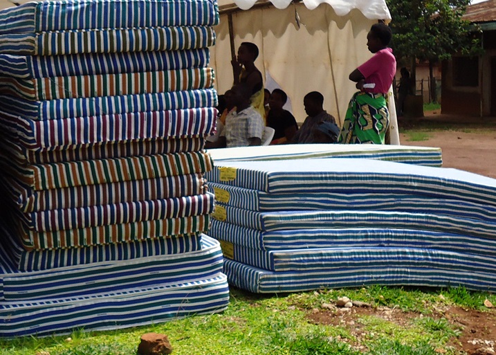 Bahawe matela 30 mu rwego rwo ku rwanya umwanda mu buryamo.