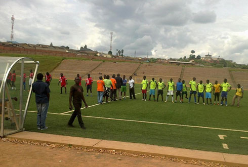 Habaye umupira w'amaguru wahuje umurenge wa Nyamabuye n'uwa Shyogwe.