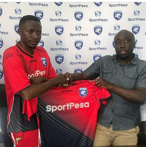 Bakame amaze gusinya amasezerano banamuha umwenda azajya akinana