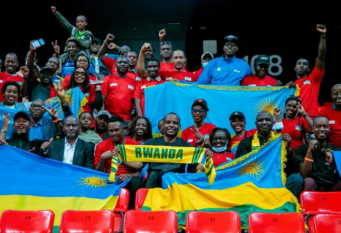 REG ntiyari yonyine muri Dakar Arena, hari Abanyarwanda bari baje kuyishyigikira.