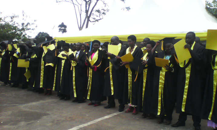 Bambaraga ingofero ari uko hamaze kwemezwa ko babonye impamyabumenyi.